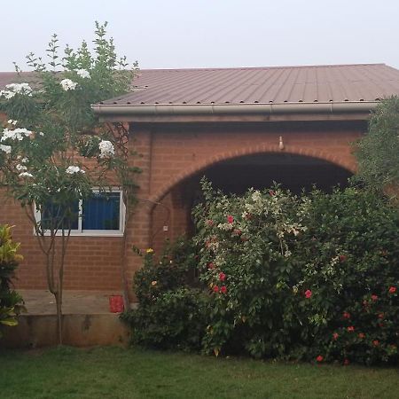 Maison Charlotte Forever Chambre D'Hotes Chez Un Couple Belgo Togolais Lomé Exterior foto