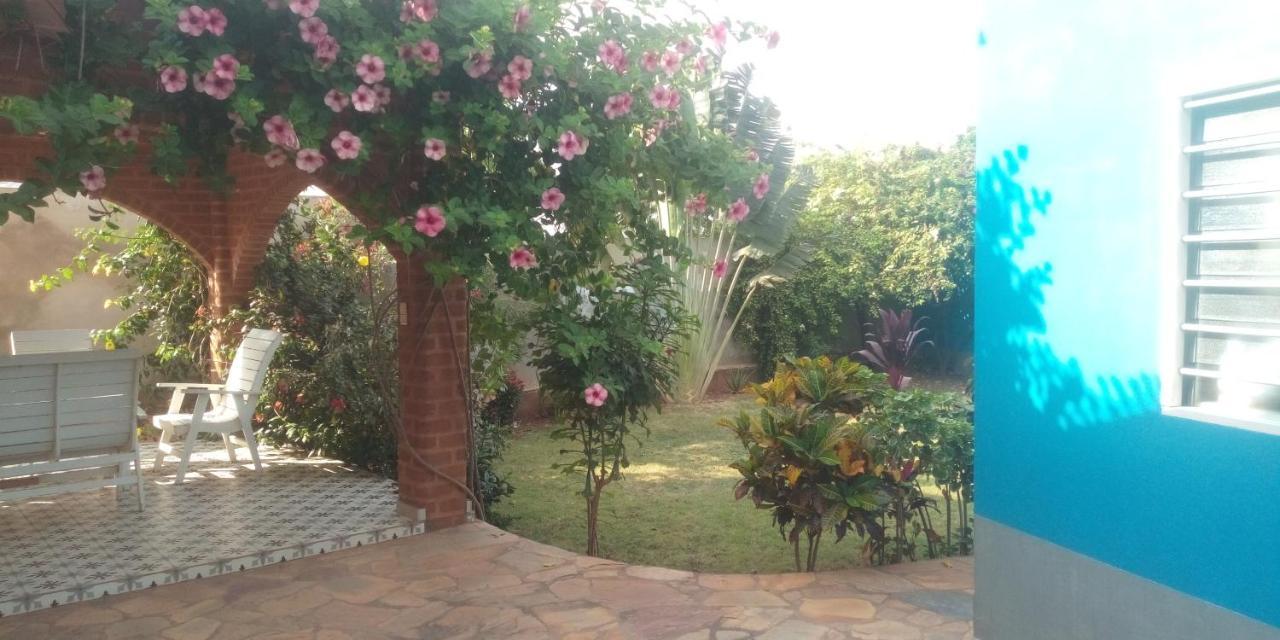 Maison Charlotte Forever Chambre D'Hotes Chez Un Couple Belgo Togolais Lomé Exterior foto