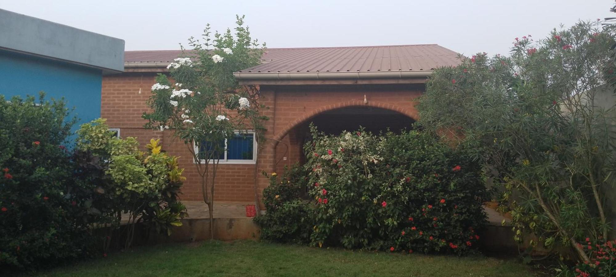 Maison Charlotte Forever Chambre D'Hotes Chez Un Couple Belgo Togolais Lomé Exterior foto